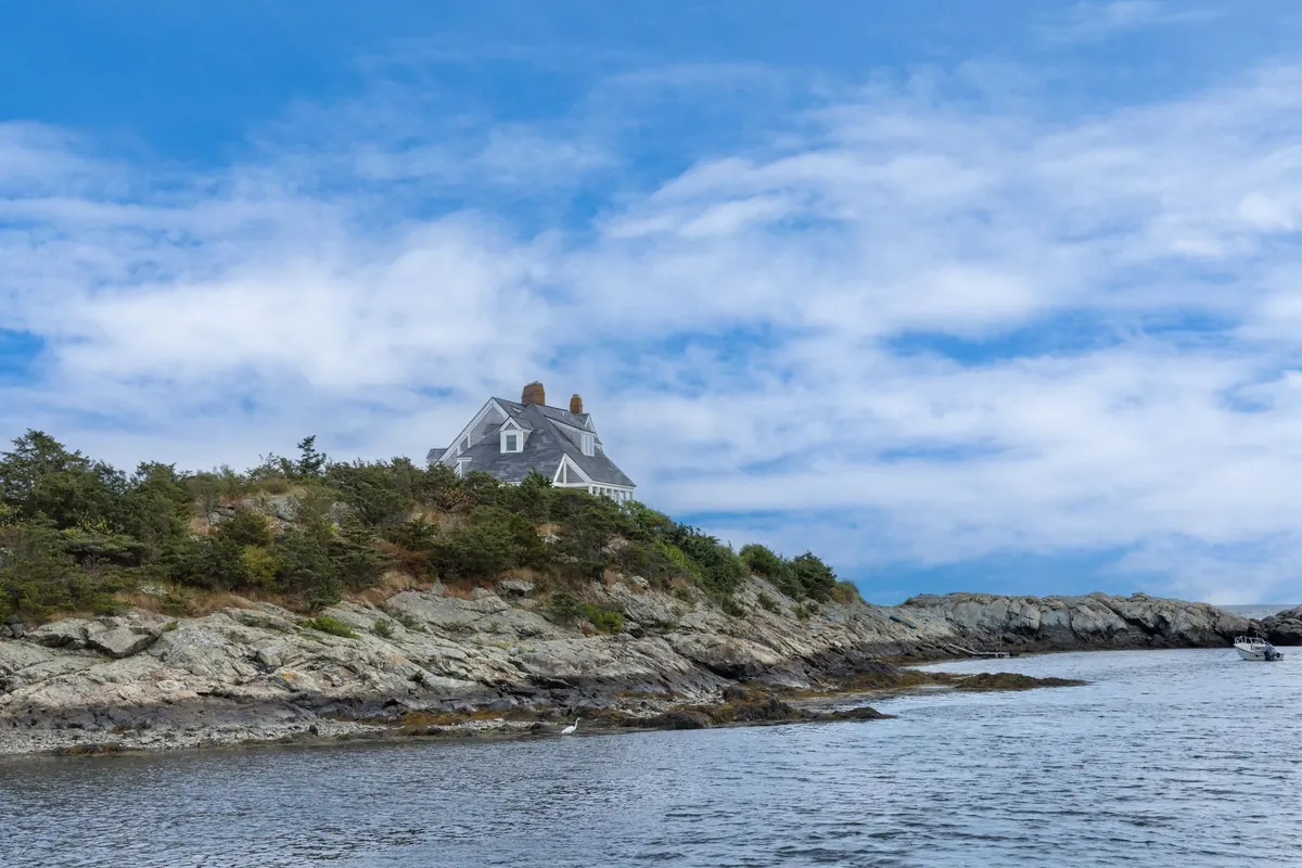 Moving to an Island: 10 Common Mistakes to Avoid